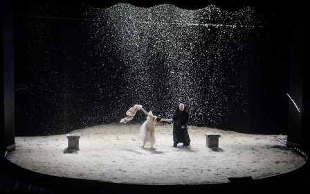 Vienas ilgaamžiškiausių Lietuvos teatro spektaklių „Maskaradas“ atvyksta į Klaipėdos Žvejų rūmus