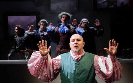 Legendinius teatro kūrėjus vienijančioje trilogijoje vaidinantis R. Cicėnas: „Kanto“ repeticijos vėl sužadino manyje prisnūdusį aktorystės alkį“